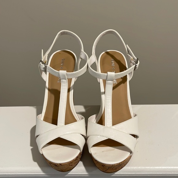 SUN STONE - Picture 1 of 16